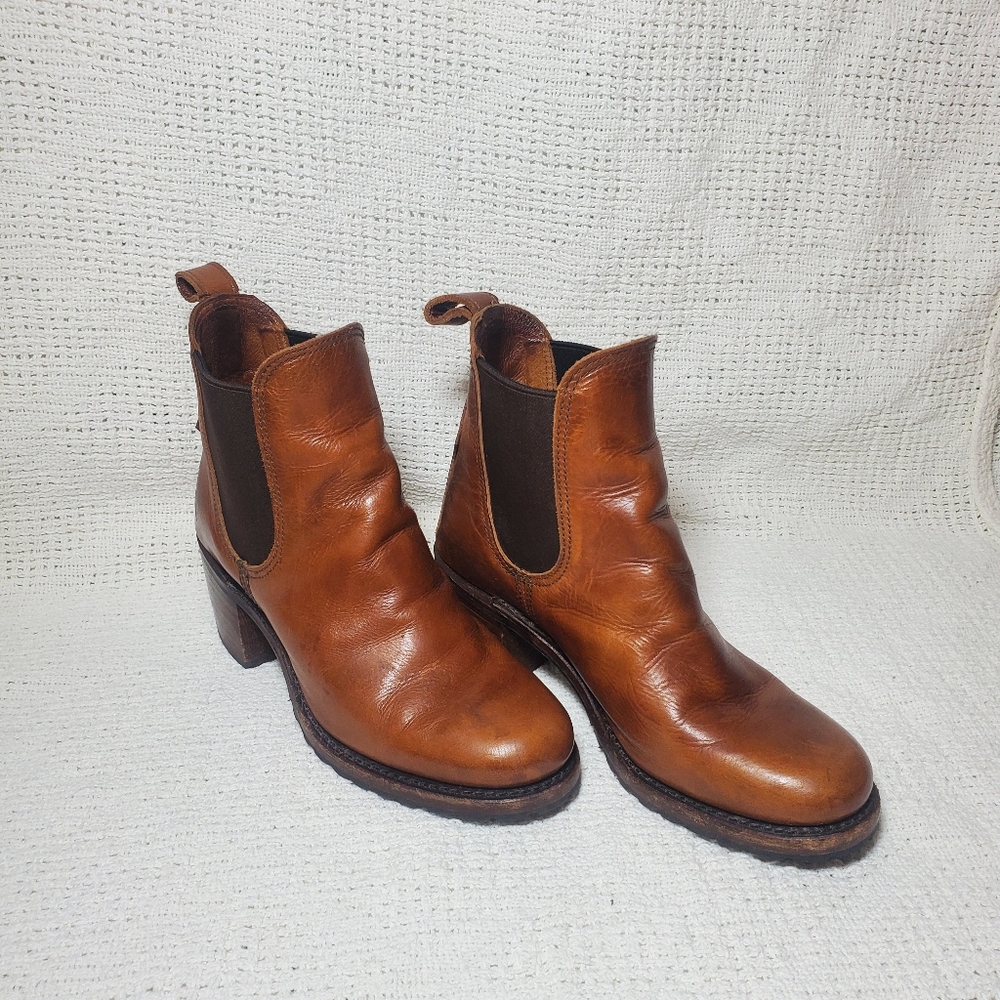 Frye Sabrina Chelsea Brown Leather Ankle Boots